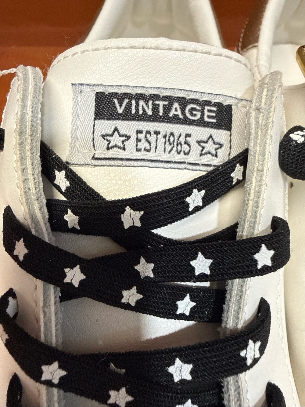 Vintage Havana Black Star Sneakers White Gold Women’s 7.5 Trendy Casual Shoes - Picture 4 of 8